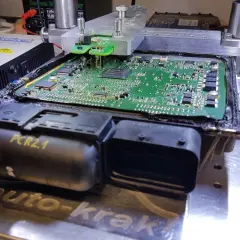 Naprawa sterownika PCR2.1 z błędem dtc p0300 volkswagen. Elektronika samochodowa.