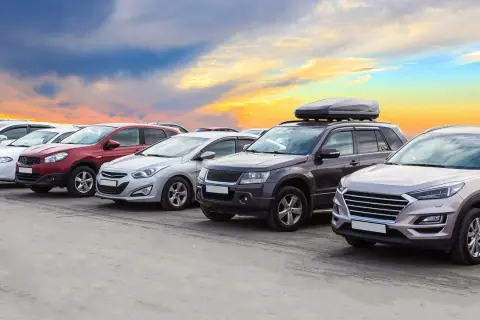 SUV czy sedan: który wybór oszczędzi Ci pieniądze i czas?