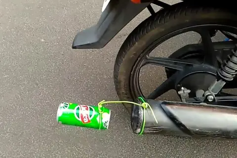 Jak strzelać z wydechu w motocyklu bez ryzykowania uszkodzeń