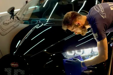 Jesienny auto detailing. Dlaczego to najlepsza pora na zadbanie o swoje auto?