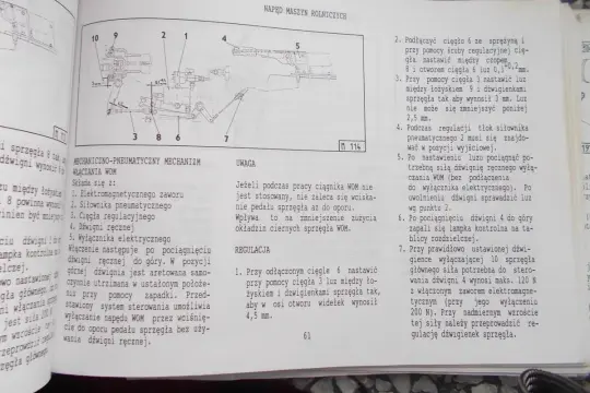 Schemat przedstawia regulację pedału sprzęgła hydraulicznego.