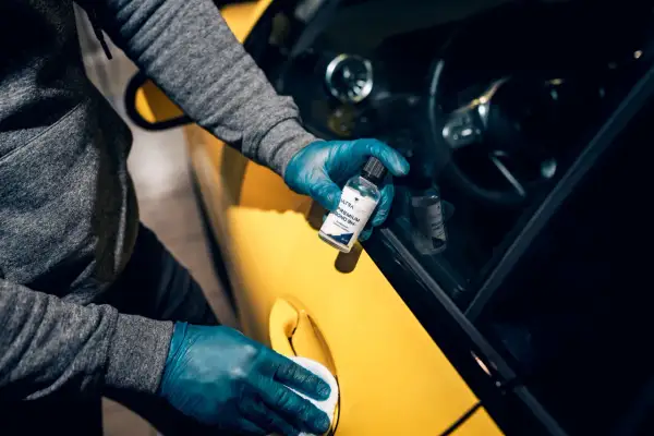 Ile ceramiki na auto – poznaj koszty i ukryte wydatki przed decyzją